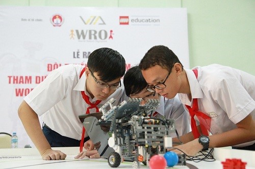 Mới lạ lớp học ‘Robotics’