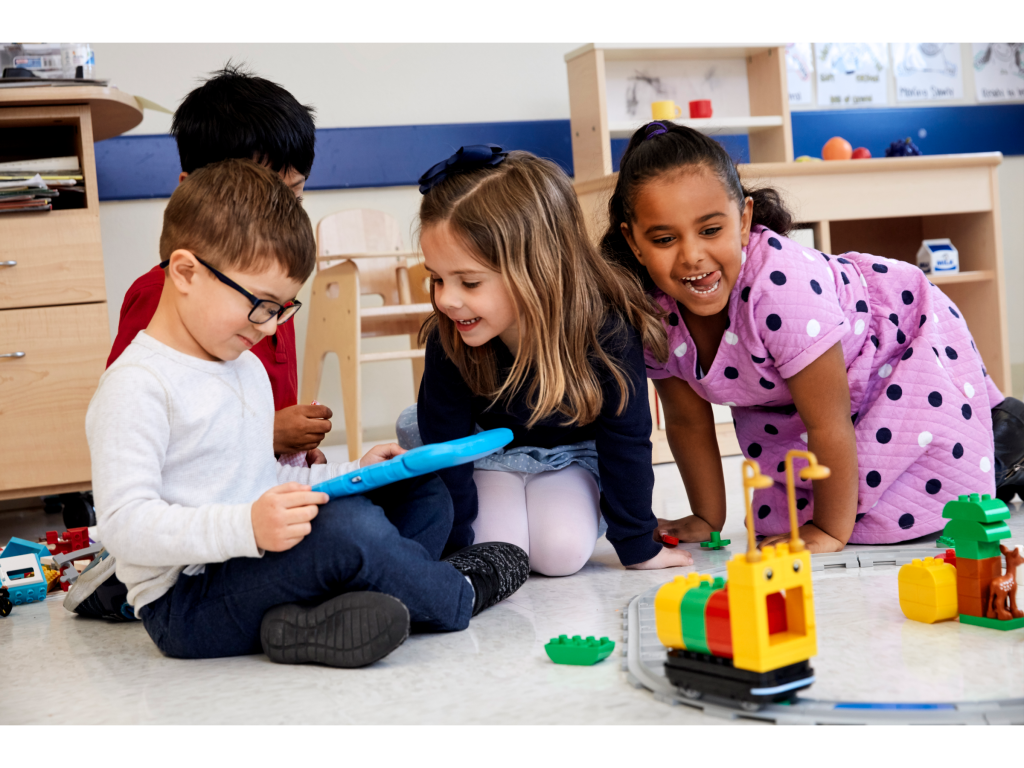 Đoàn Tàu Lập Trình LEGO Education Coding Express 45025